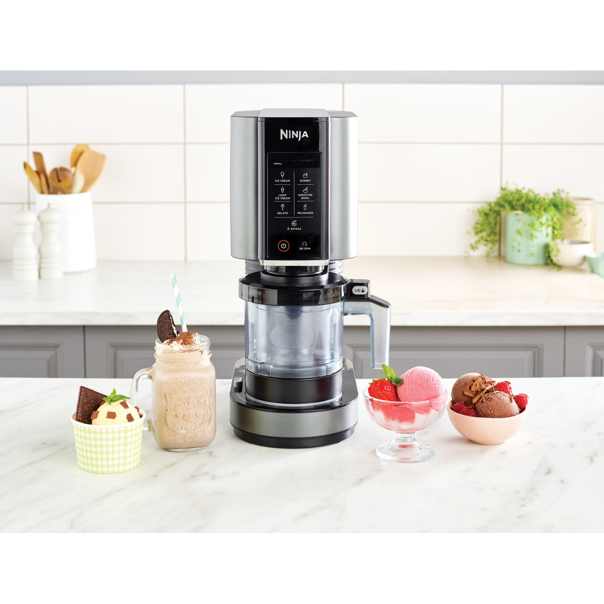 800 W Noi...
NINJA
Ninja NC300EU sorbetière Sorbetière traditionnelle 0,473 L 800 W Noir, Argent